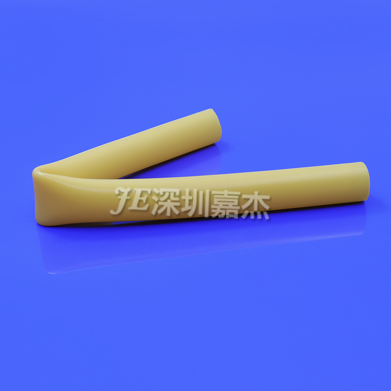 美女逼视频双色硅胶管